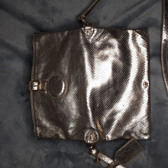 Ralph Lauren~Gold Croc Embossed Foldover Crossbody - Picture 3 of 10